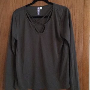 Green long sleeve shirt
